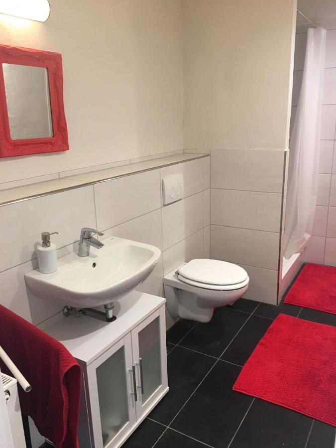 Mayen, Im Mohren, Privatzimmer Nr2, Waldrand, Nahe Nurburgring & Burg Eltz, Gemeinschaftsbad 외부 사진
