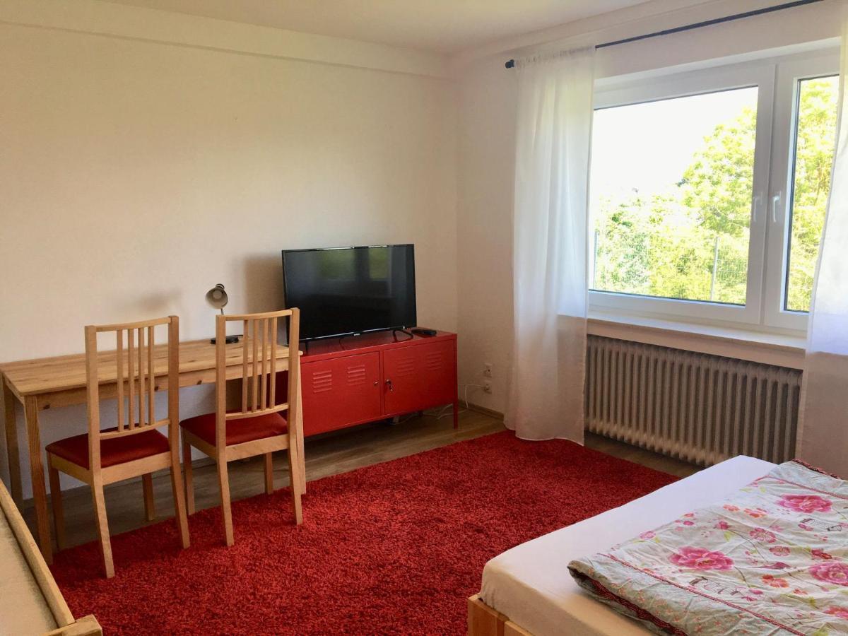 Mayen, Im Mohren, Privatzimmer Nr2, Waldrand, Nahe Nurburgring & Burg Eltz, Gemeinschaftsbad 외부 사진