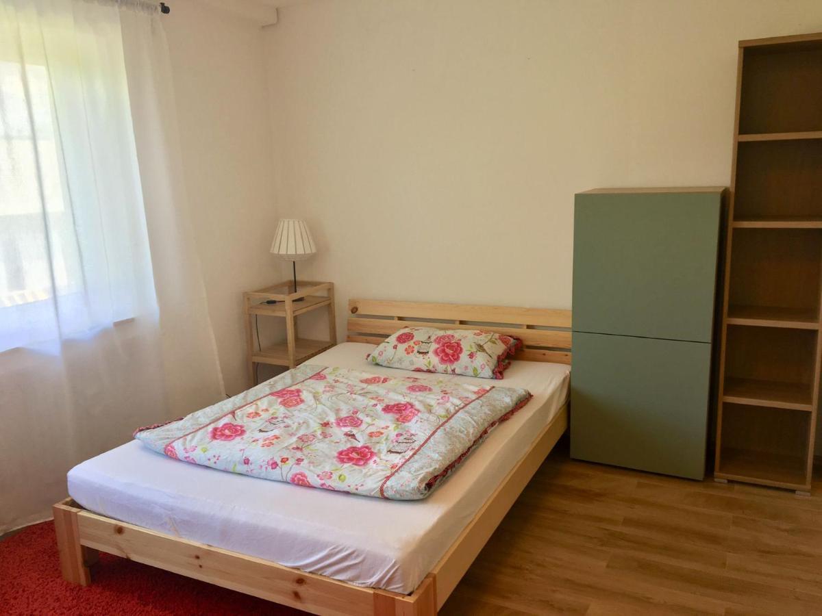Mayen, Im Mohren, Privatzimmer Nr2, Waldrand, Nahe Nurburgring & Burg Eltz, Gemeinschaftsbad 외부 사진